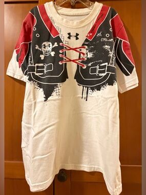 UNDER ARMOUR TSHIRT
SIZE YOUTH LARGE